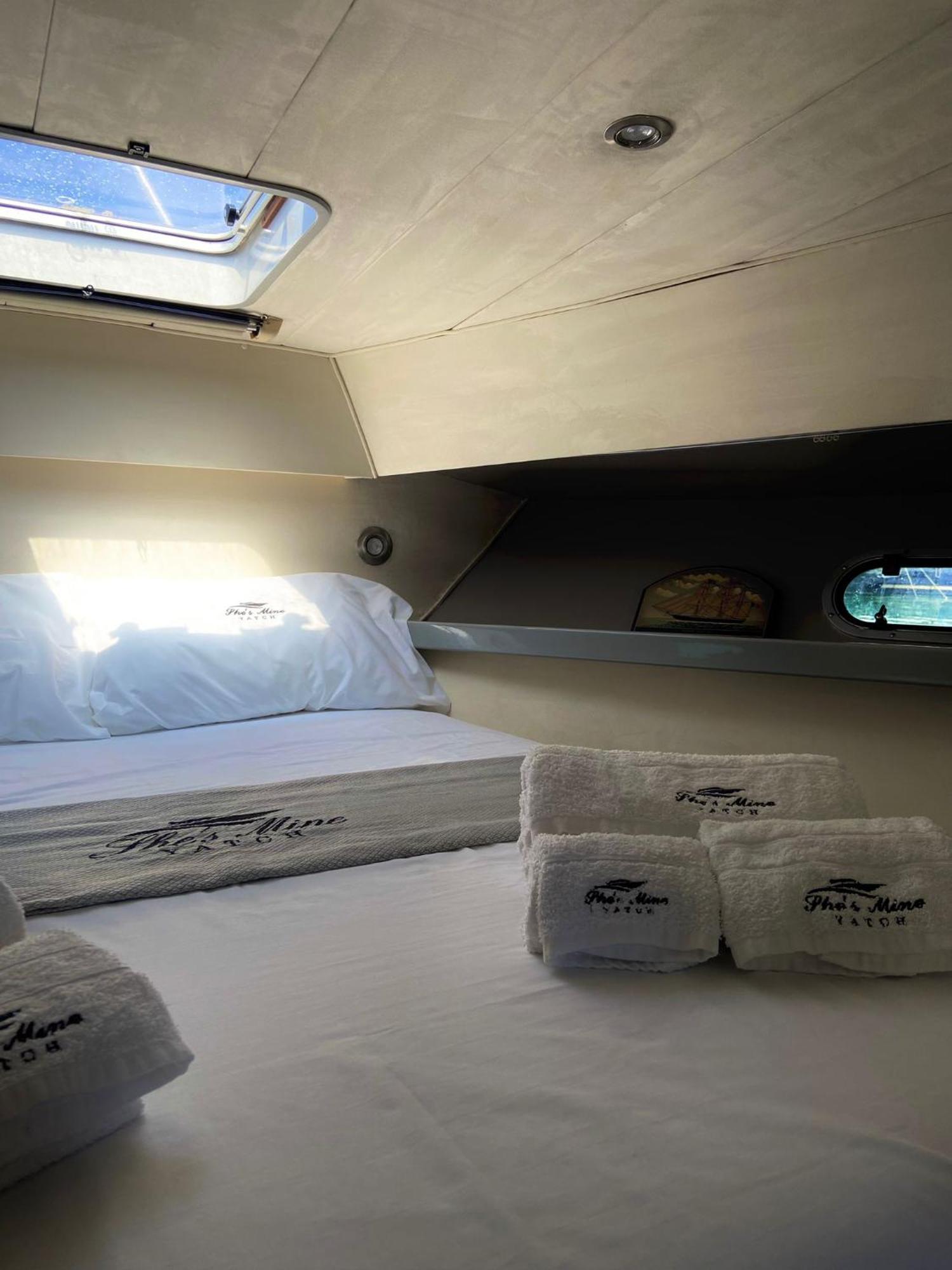 Hotel She'S Mine Yacht CTA Exterior foto
